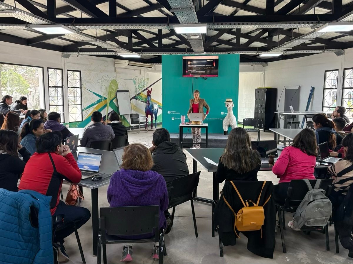 Escuela de Emprendedores — Vendé sin vender con IA
